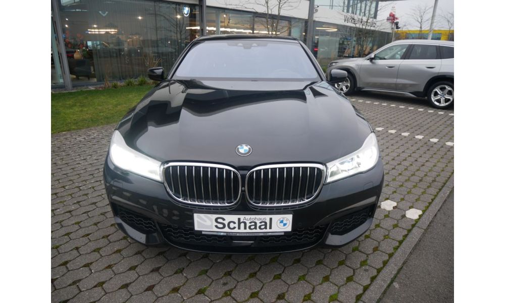 658310