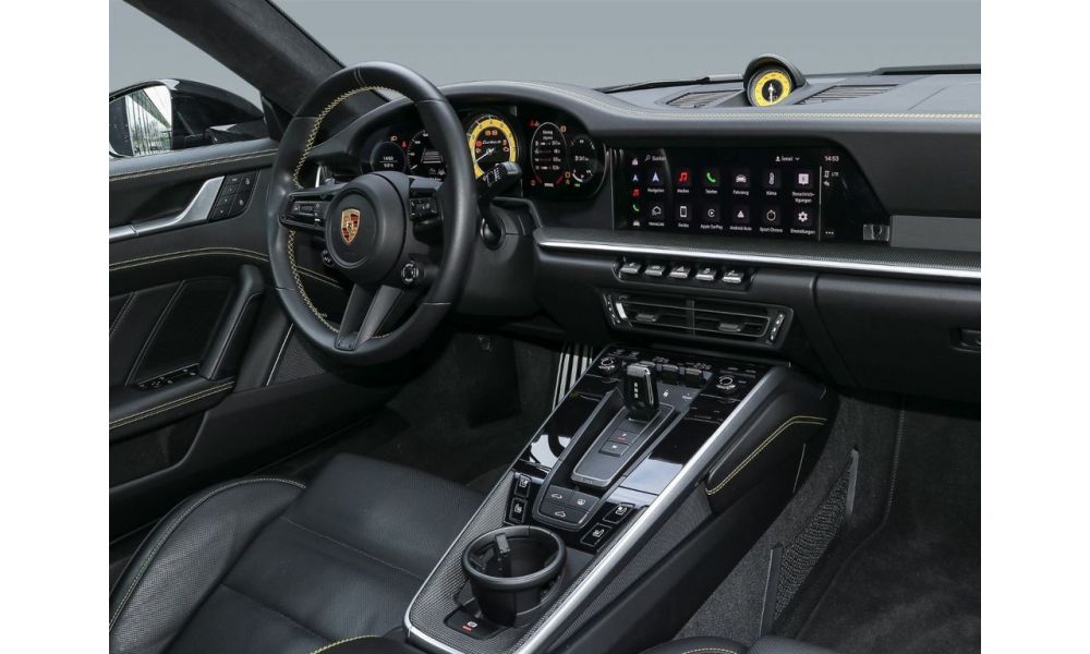 681877