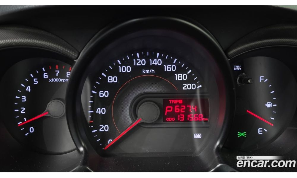 695563