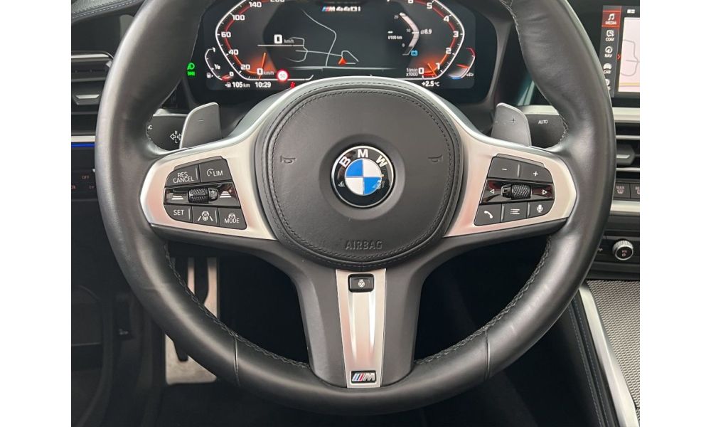 922586