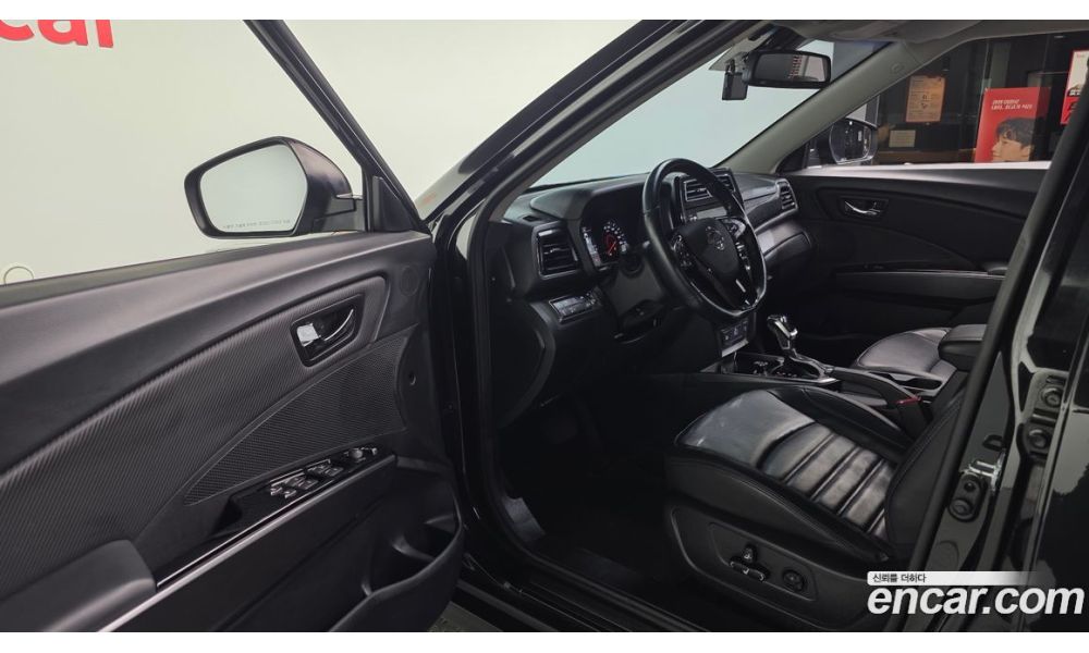 733743
