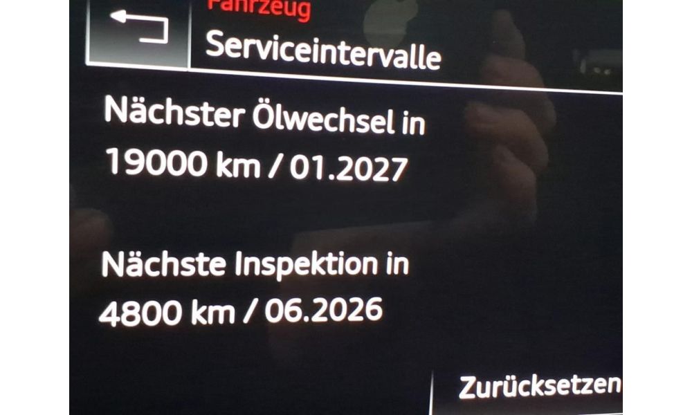 10526