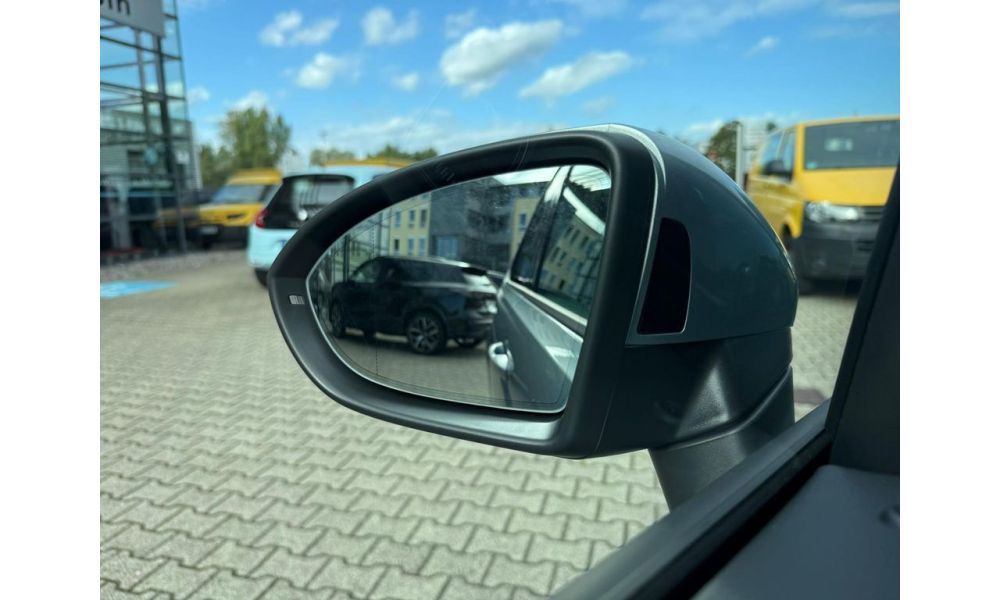 838919