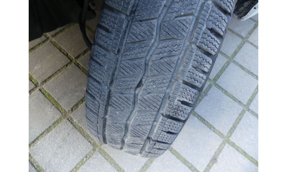 598161