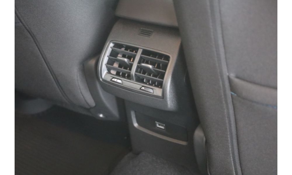 407861