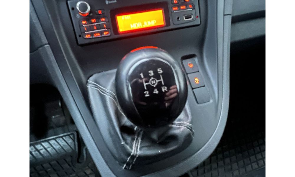 115829