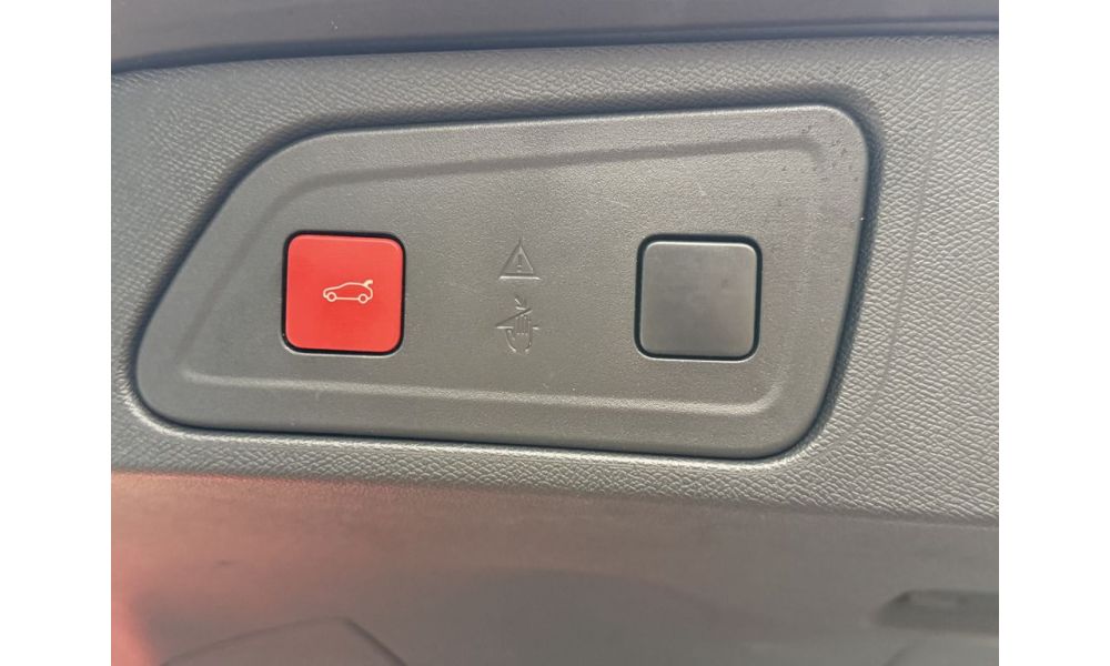 866696