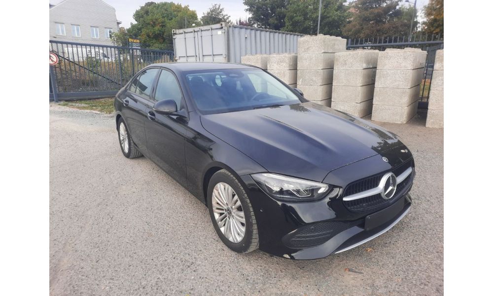 647351
