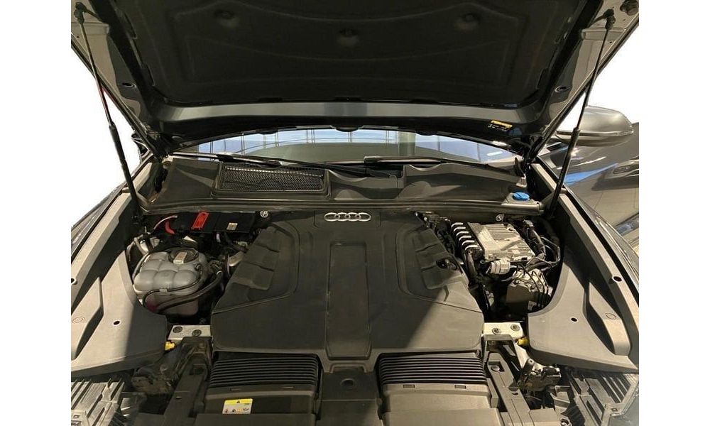 883413