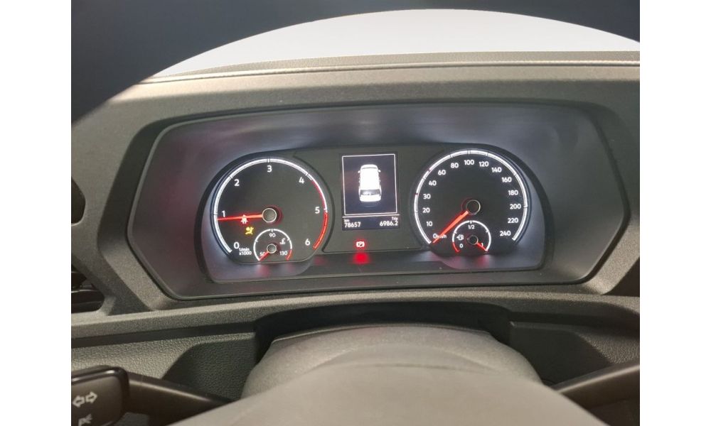 995748