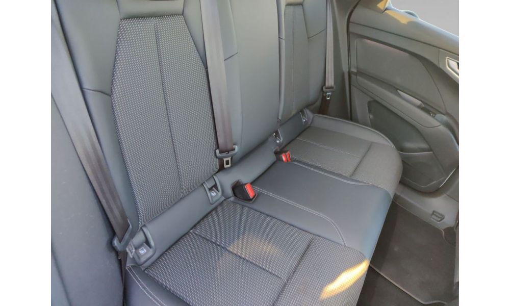 923645