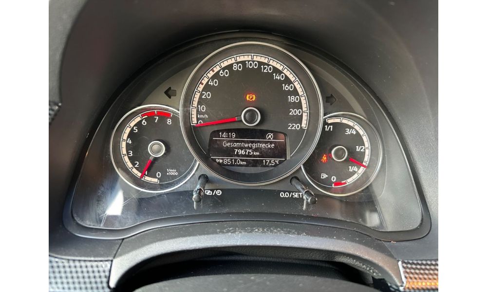 808819