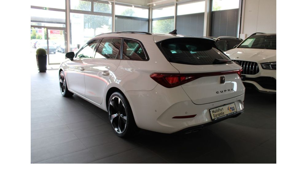 225979