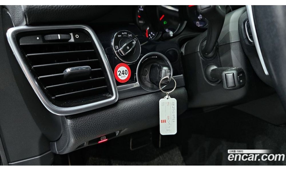 153564
