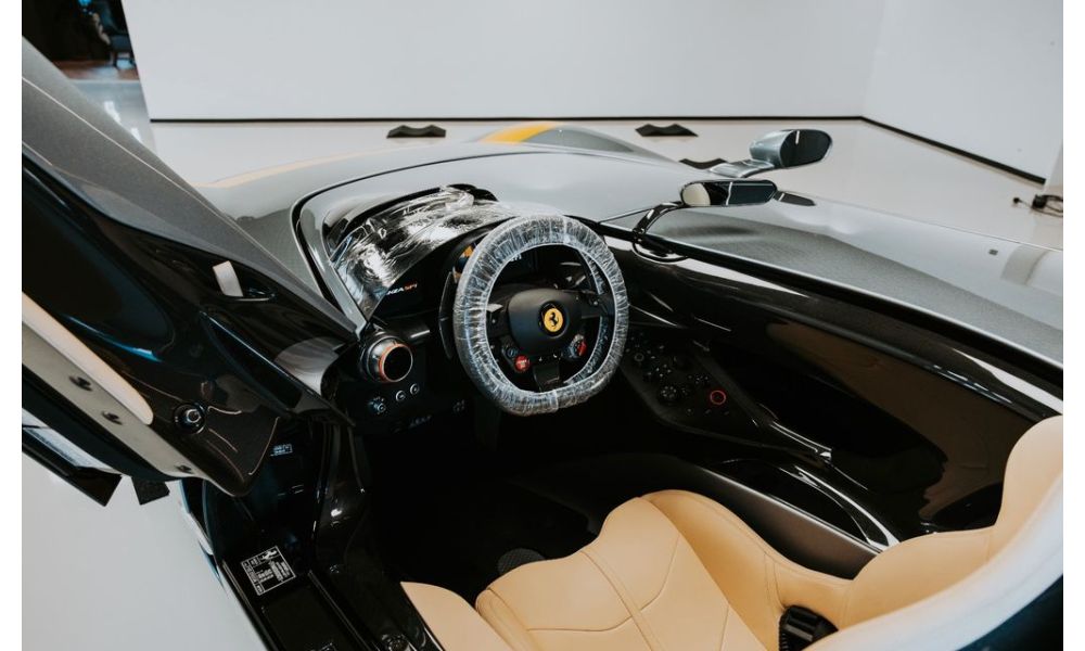 958077