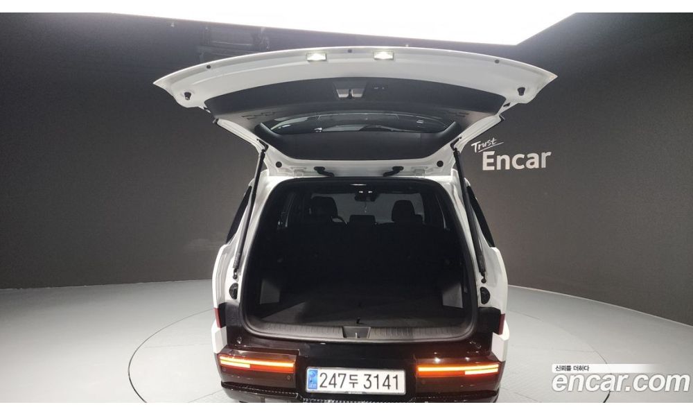 863681