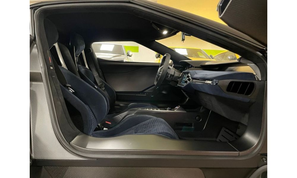 93911