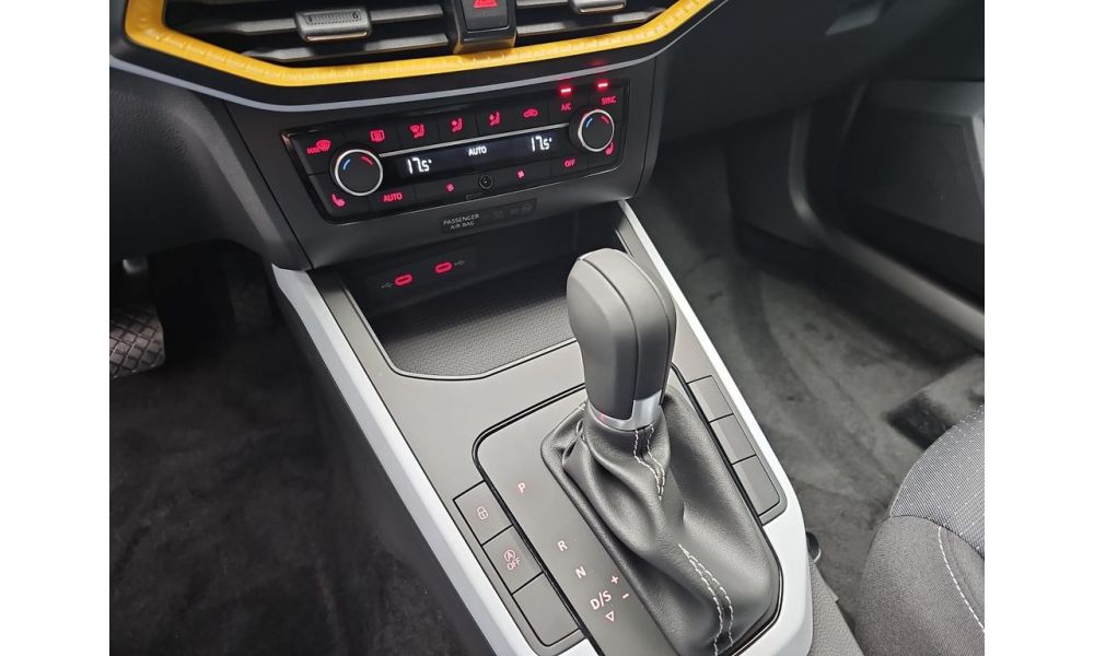 635641