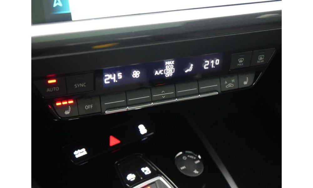 883525