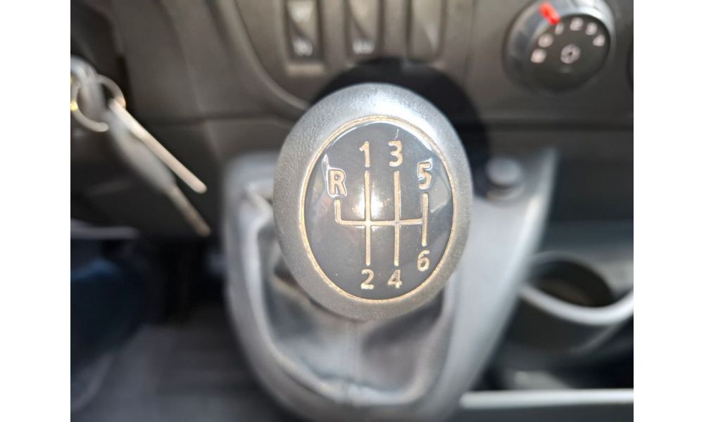 922905