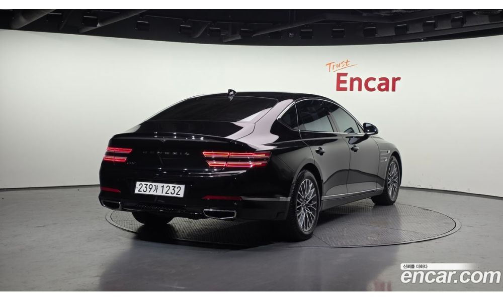 842103