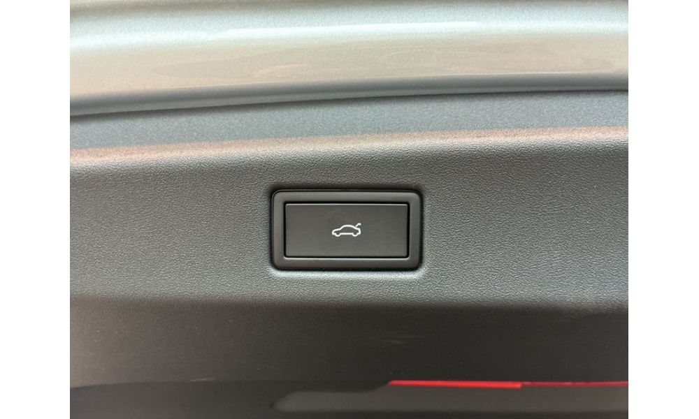 573682