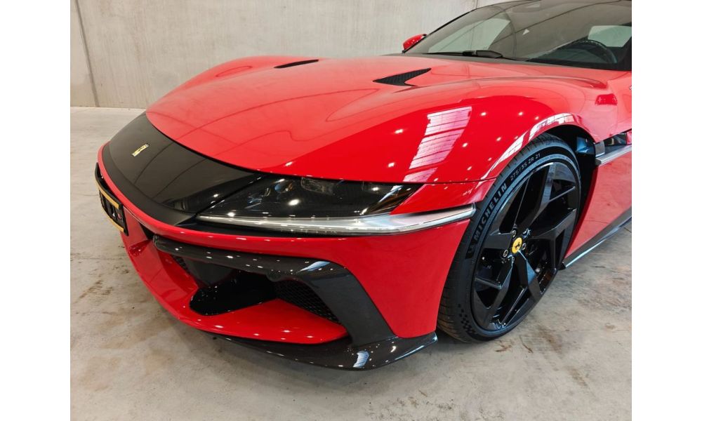 884325