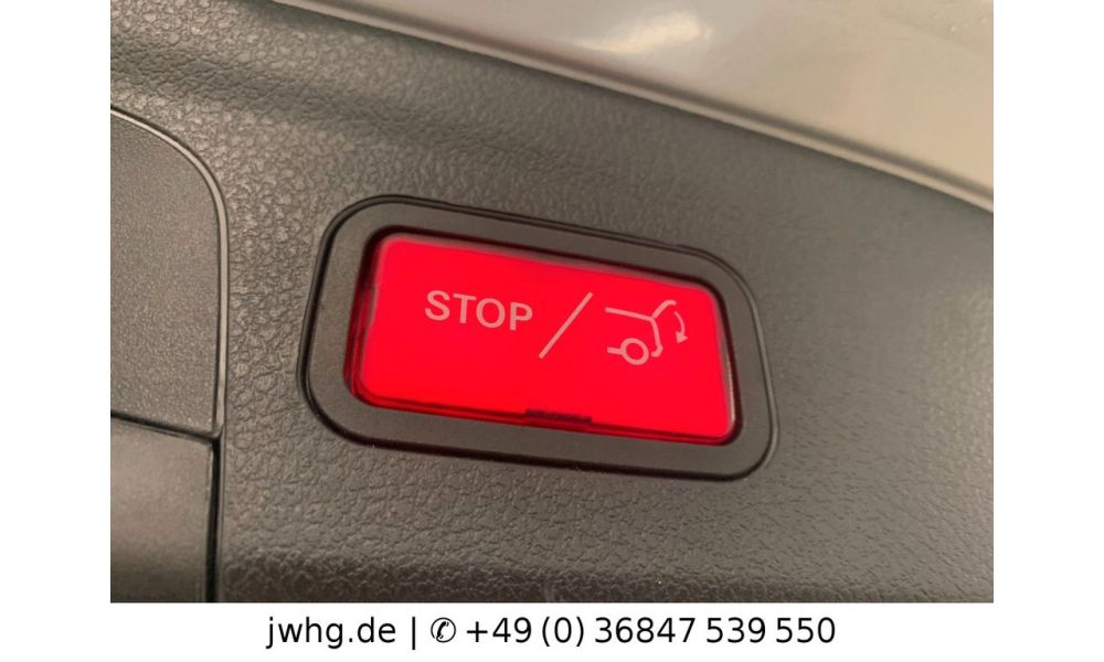 370272