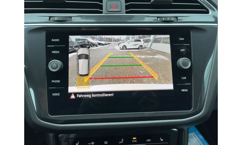 897639