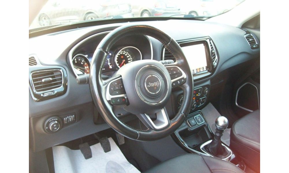 989723