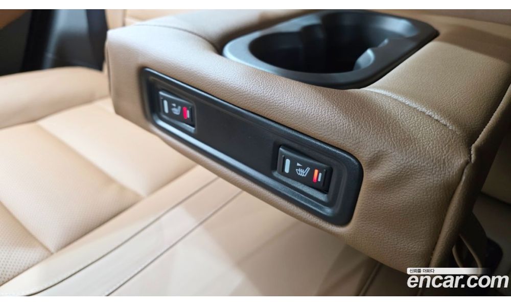 737597