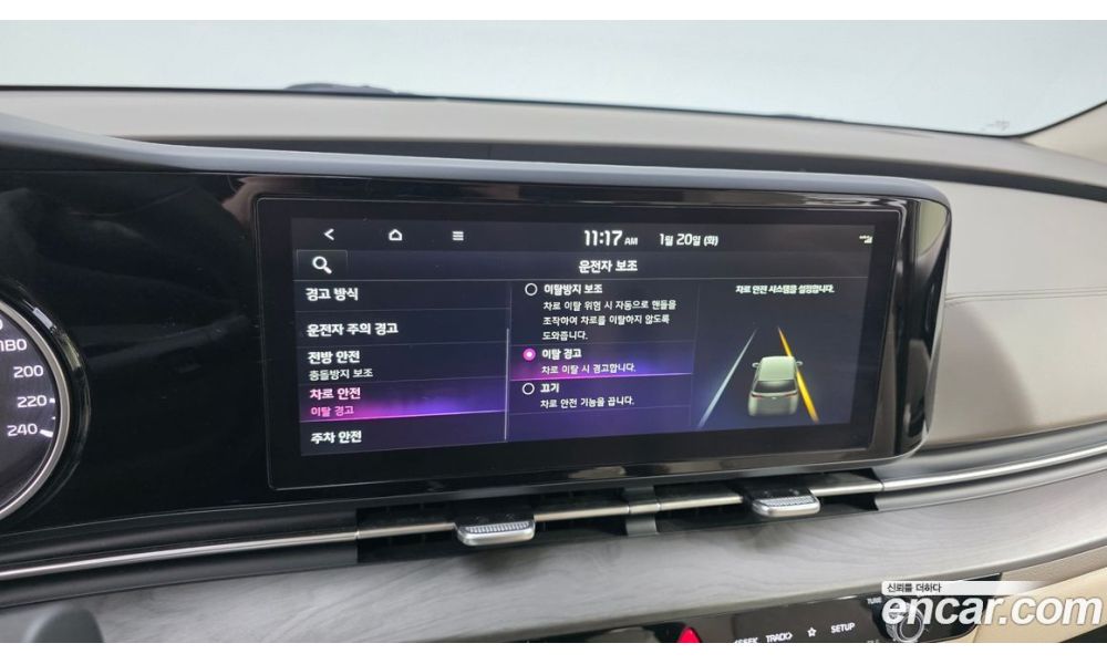 891008