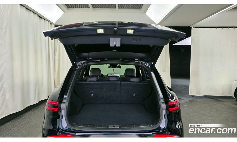 738245