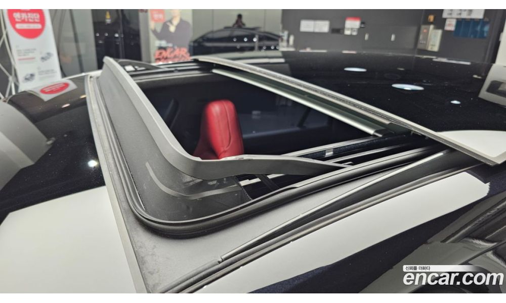 896524