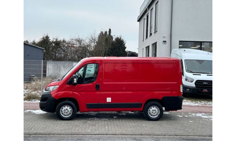 984357
