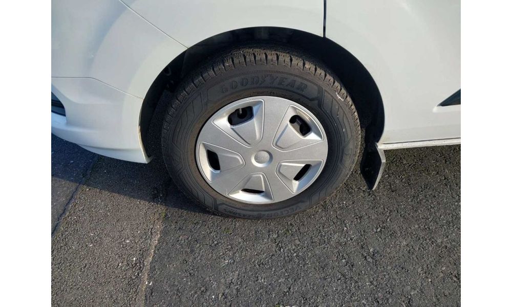 10679