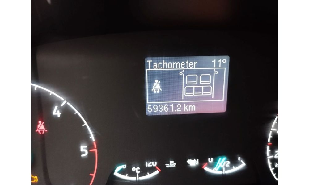 697272