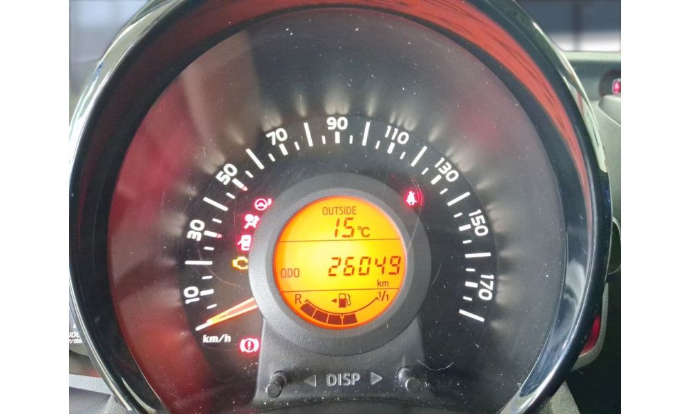 617805