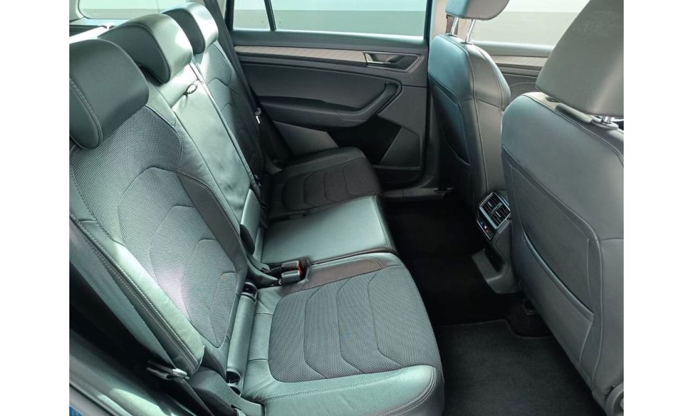 672889