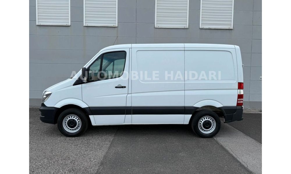 909225