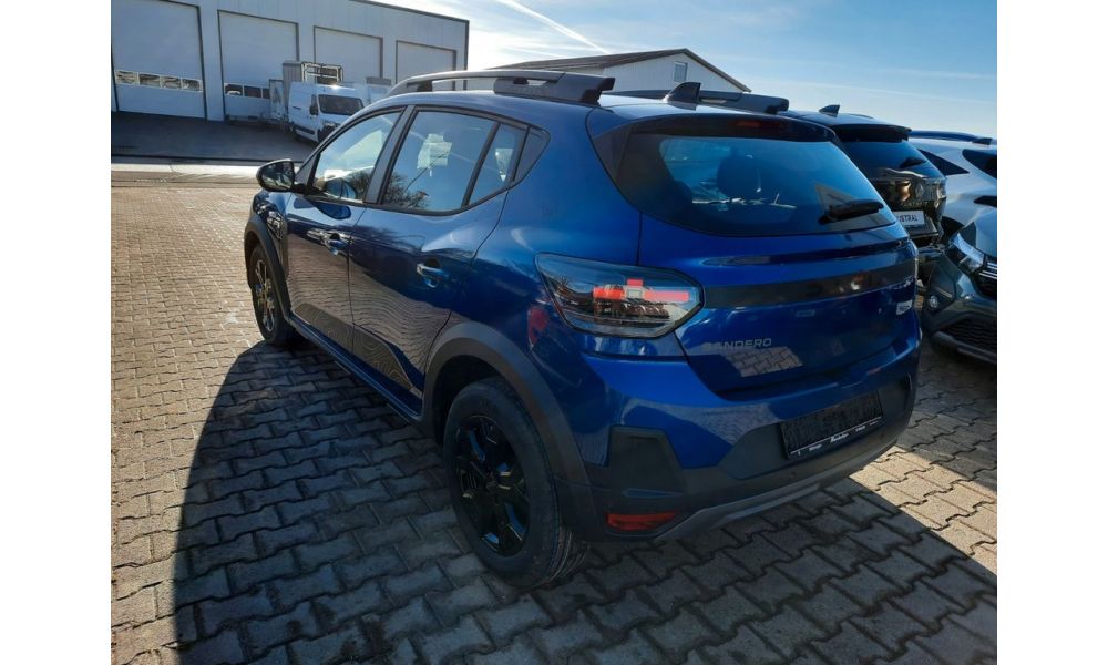 885670