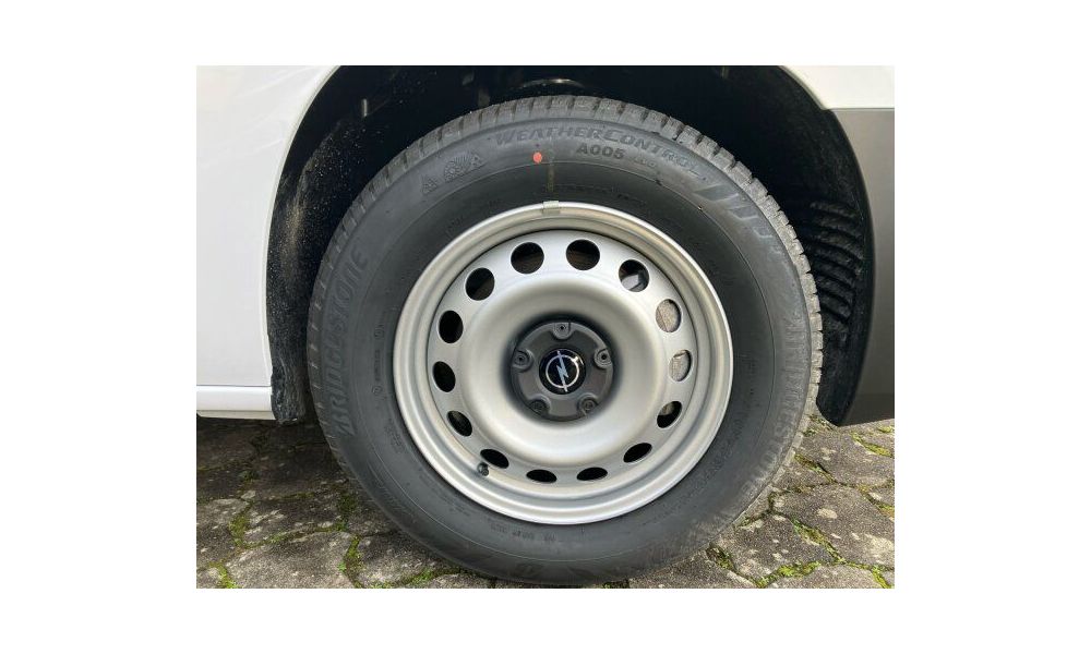 39590