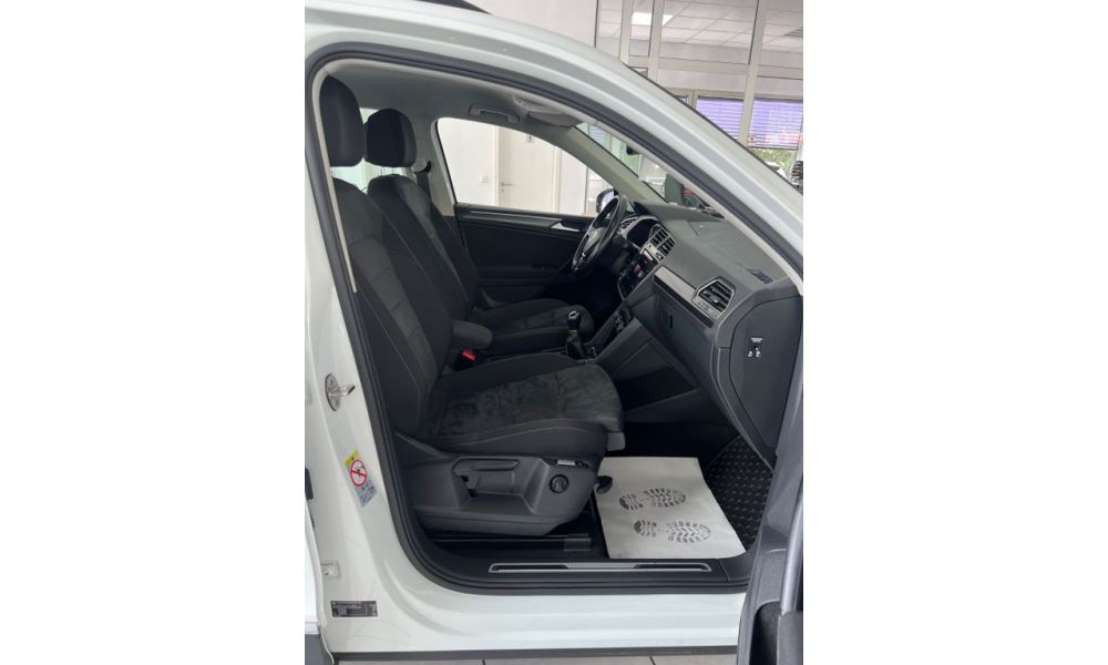 183026