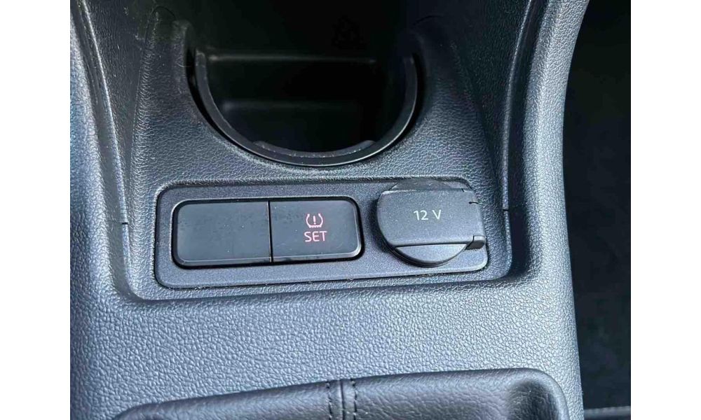 871099