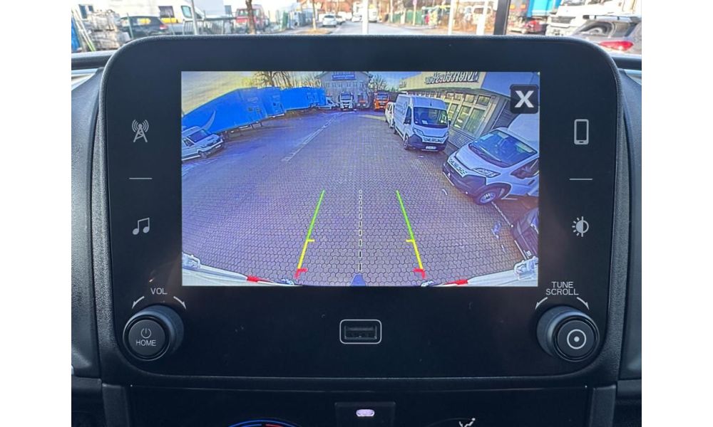 30748