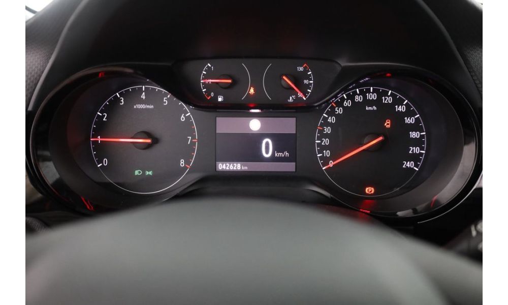 887763