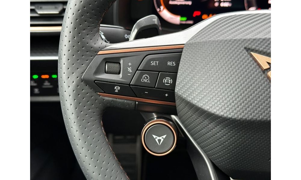 979113