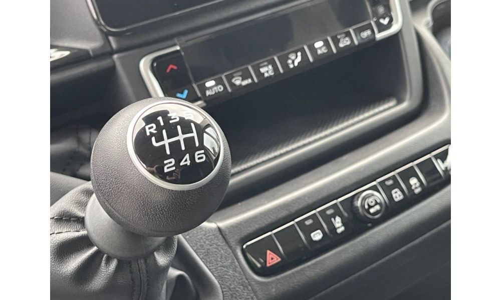 743892