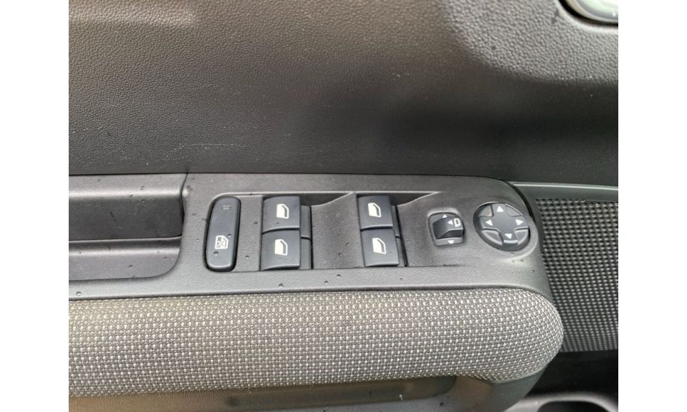 894284