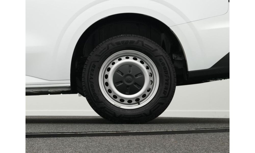 813895